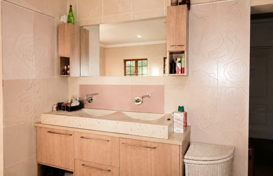 5 Bedroom Property for Sale in Raslouw A H Gauteng