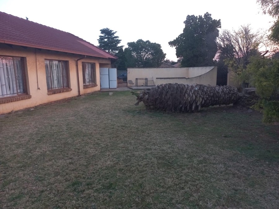 4 Bedroom Property for Sale in Klippoortje Gauteng