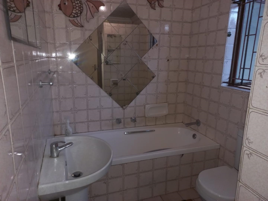 4 Bedroom Property for Sale in Klippoortje Gauteng
