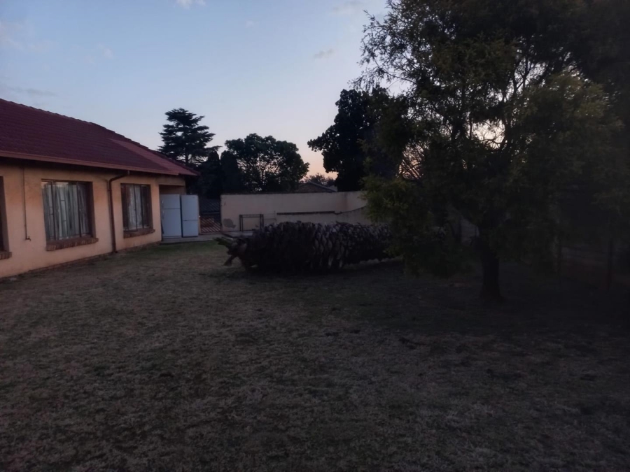 4 Bedroom Property for Sale in Klippoortje Gauteng