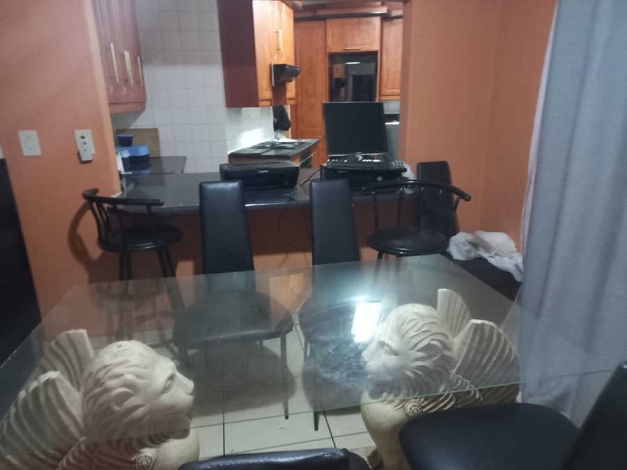 4 Bedroom Property for Sale in Klippoortje Gauteng