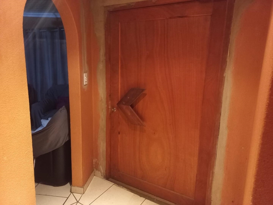 4 Bedroom Property for Sale in Klippoortje Gauteng