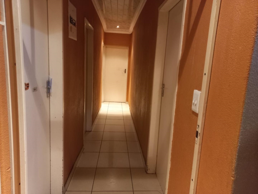 4 Bedroom Property for Sale in Klippoortje Gauteng