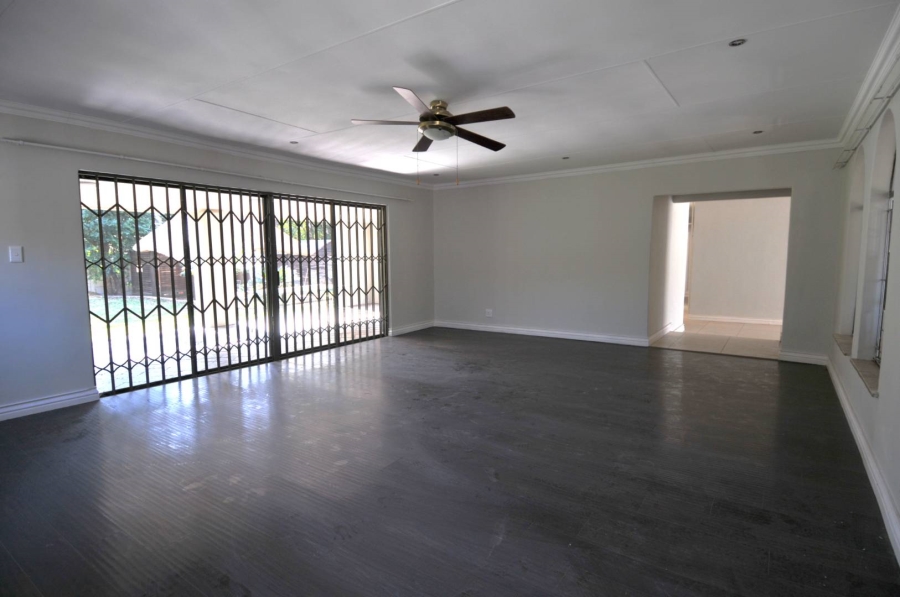 4 Bedroom Property for Sale in Garsfontein Gauteng