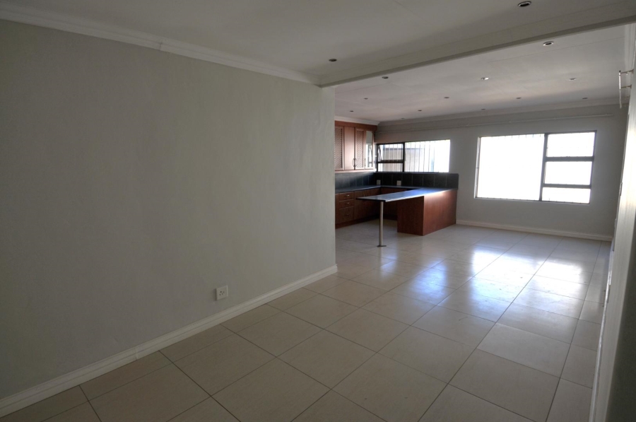 4 Bedroom Property for Sale in Garsfontein Gauteng