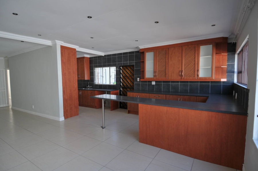 4 Bedroom Property for Sale in Garsfontein Gauteng