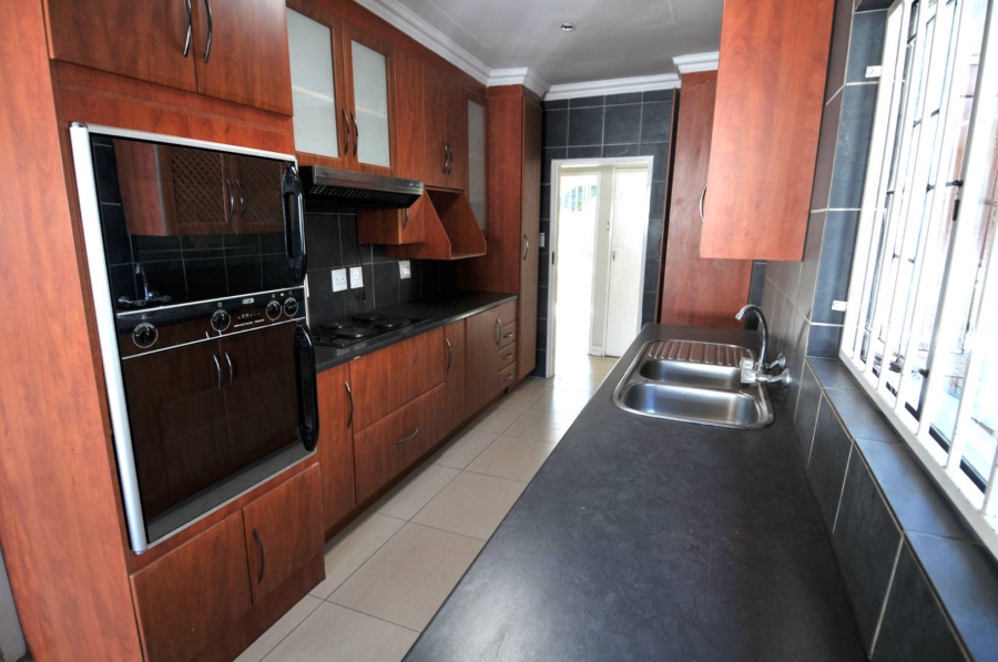 4 Bedroom Property for Sale in Garsfontein Gauteng