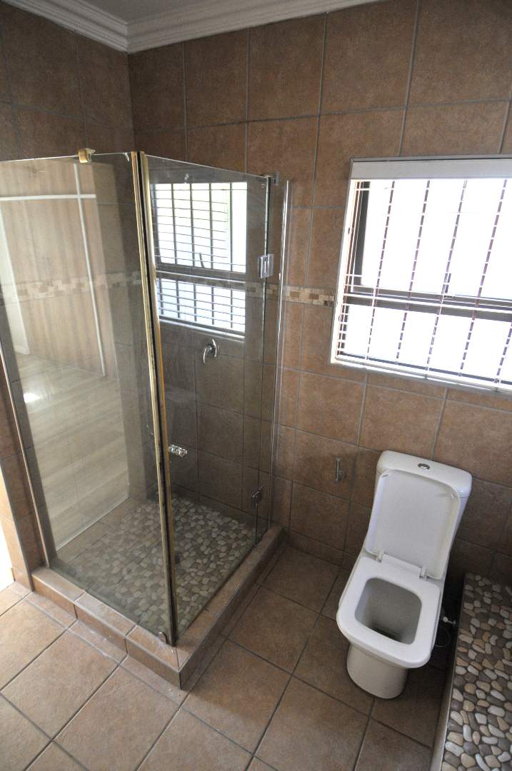 4 Bedroom Property for Sale in Garsfontein Gauteng