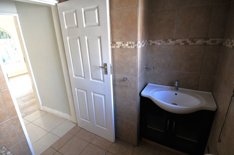 4 Bedroom Property for Sale in Garsfontein Gauteng