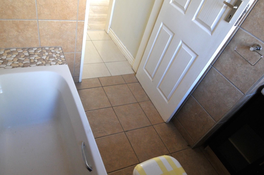 4 Bedroom Property for Sale in Garsfontein Gauteng