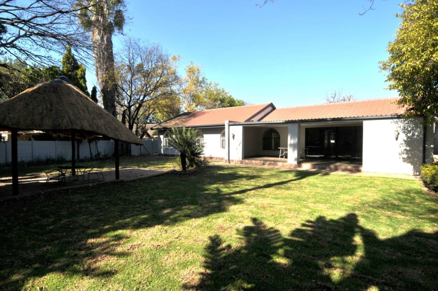 4 Bedroom Property for Sale in Garsfontein Gauteng