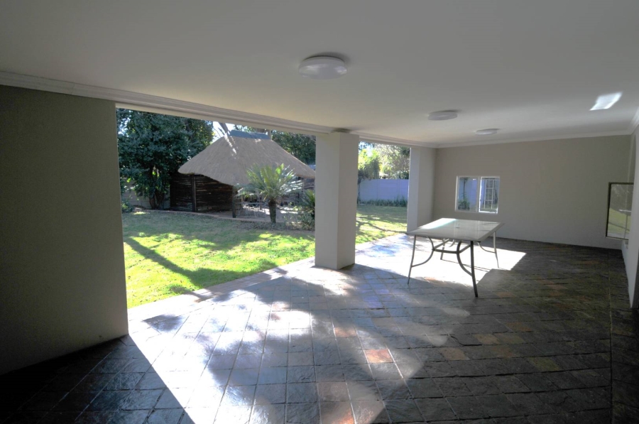 4 Bedroom Property for Sale in Garsfontein Gauteng