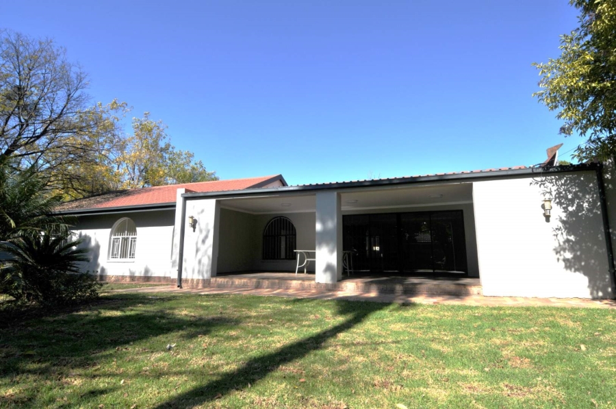4 Bedroom Property for Sale in Garsfontein Gauteng