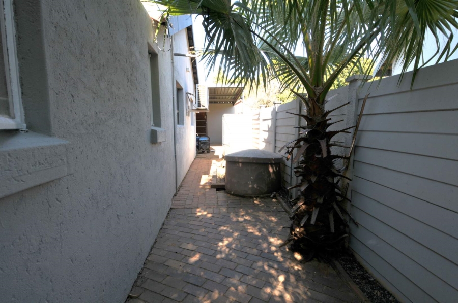4 Bedroom Property for Sale in Garsfontein Gauteng