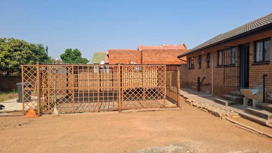 3 Bedroom Property for Sale in Soshanguve BB Gauteng