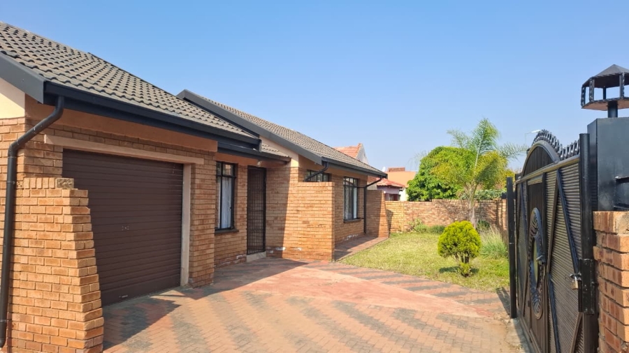 3 Bedroom Property for Sale in Soshanguve BB Gauteng