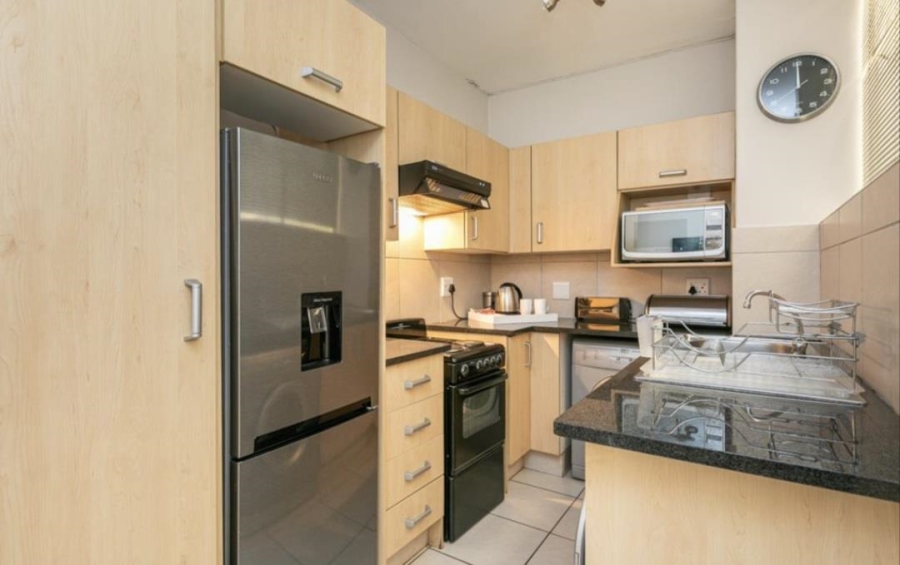To Let 1 Bedroom Property for Rent in Illovo Gauteng