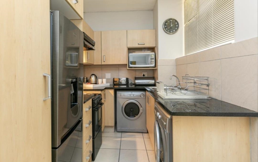 To Let 1 Bedroom Property for Rent in Illovo Gauteng