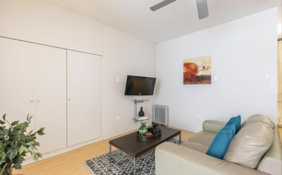 To Let 1 Bedroom Property for Rent in Illovo Gauteng
