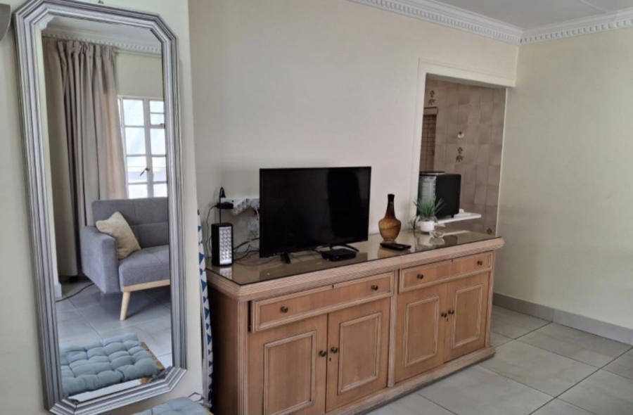 To Let 1 Bedroom Property for Rent in Illovo Gauteng