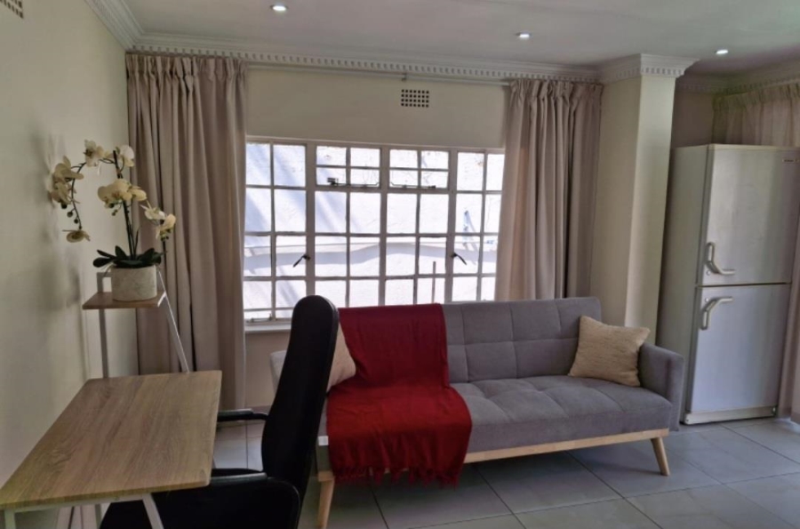 To Let 1 Bedroom Property for Rent in Illovo Gauteng
