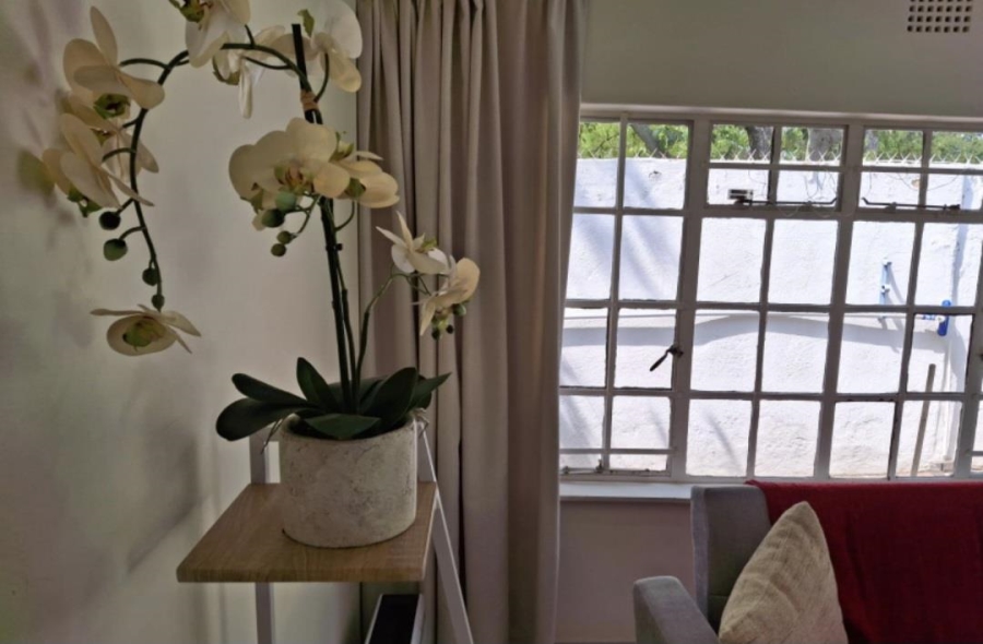 To Let 1 Bedroom Property for Rent in Illovo Gauteng