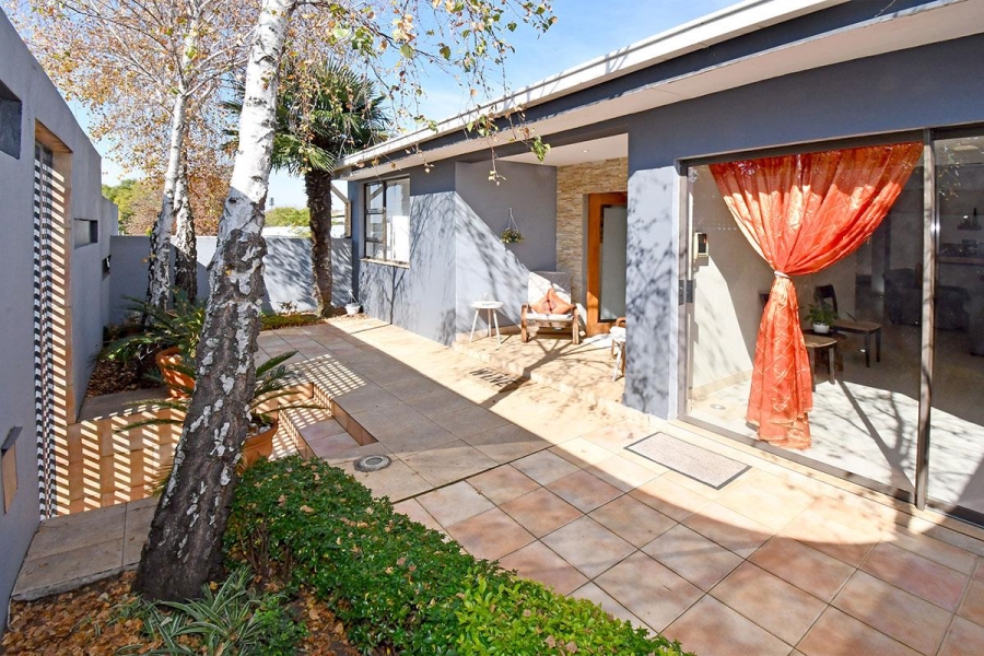 2 Bedroom Property for Sale in Norwood Gauteng