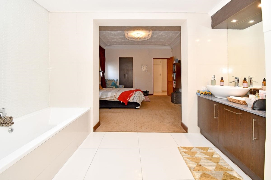 2 Bedroom Property for Sale in Norwood Gauteng