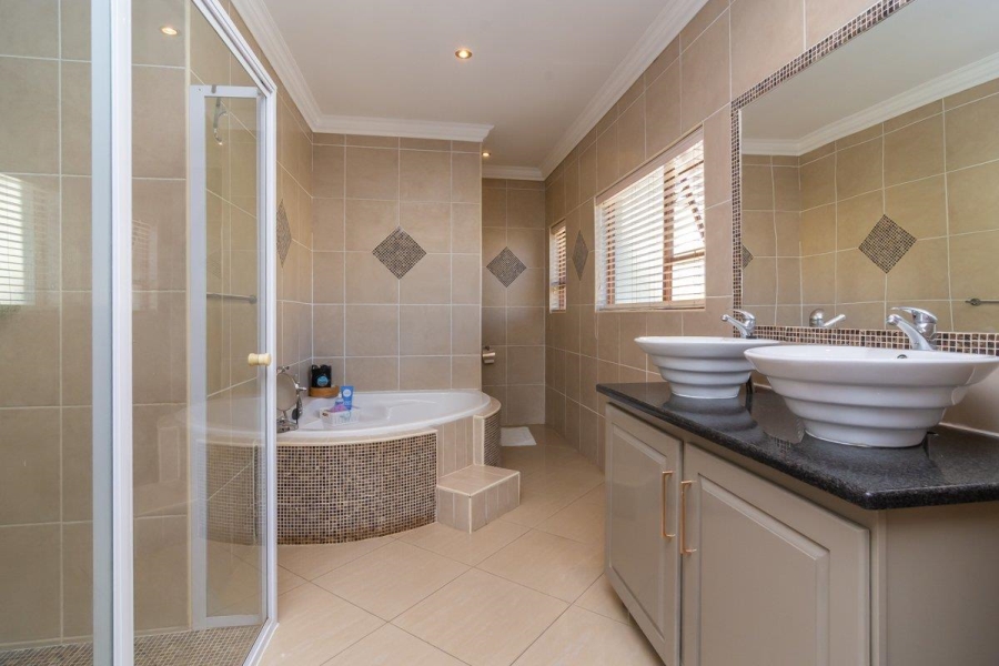 To Let 3 Bedroom Property for Rent in Homes Haven Gauteng