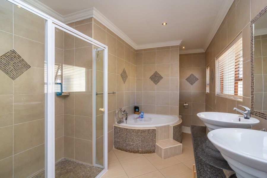 To Let 3 Bedroom Property for Rent in Homes Haven Gauteng