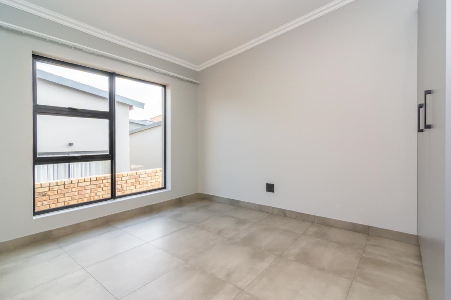 3 Bedroom Property for Sale in Noordheuwel Gauteng