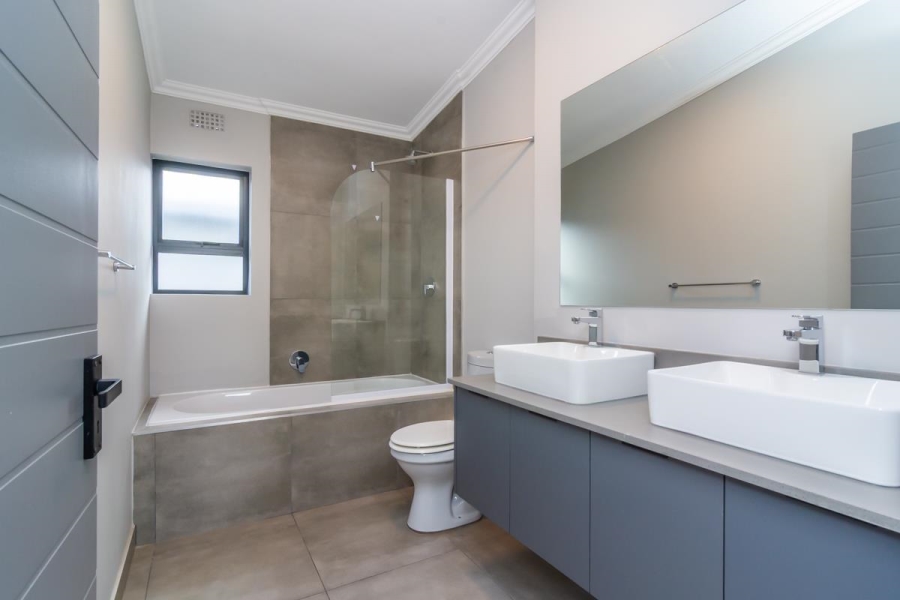 3 Bedroom Property for Sale in Noordheuwel Gauteng
