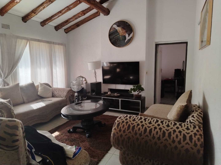 4 Bedroom Property for Sale in Flourana Gauteng