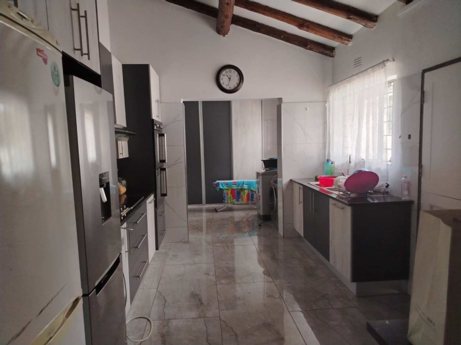 4 Bedroom Property for Sale in Flourana Gauteng