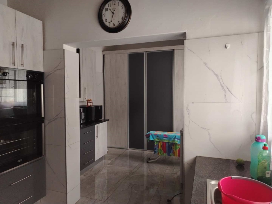 4 Bedroom Property for Sale in Flourana Gauteng