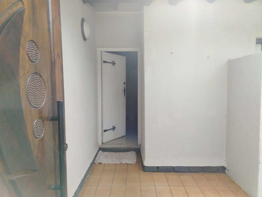 4 Bedroom Property for Sale in Flourana Gauteng