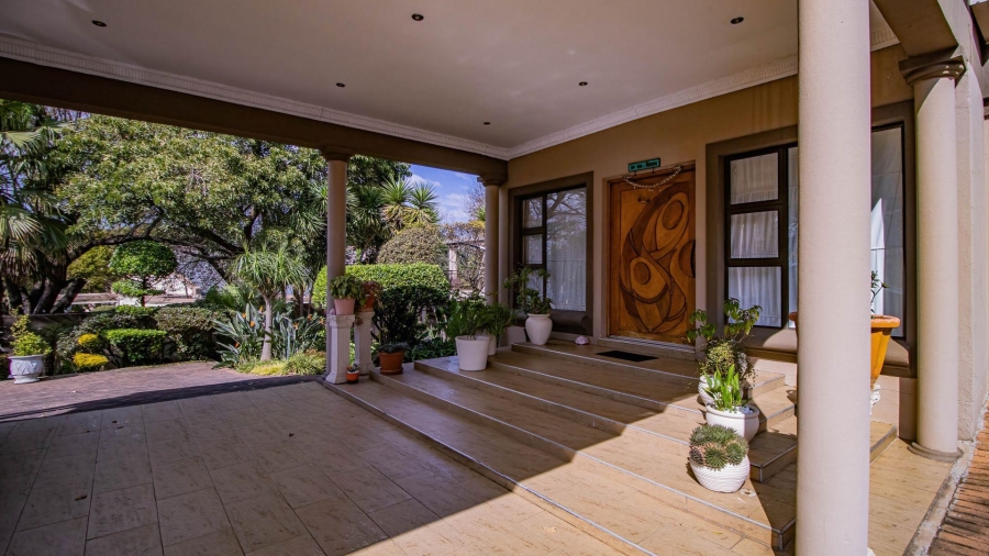 4 Bedroom Property for Sale in Lakefield Gauteng