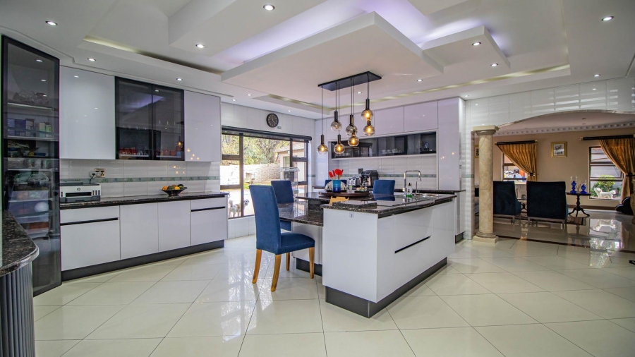 4 Bedroom Property for Sale in Lakefield Gauteng