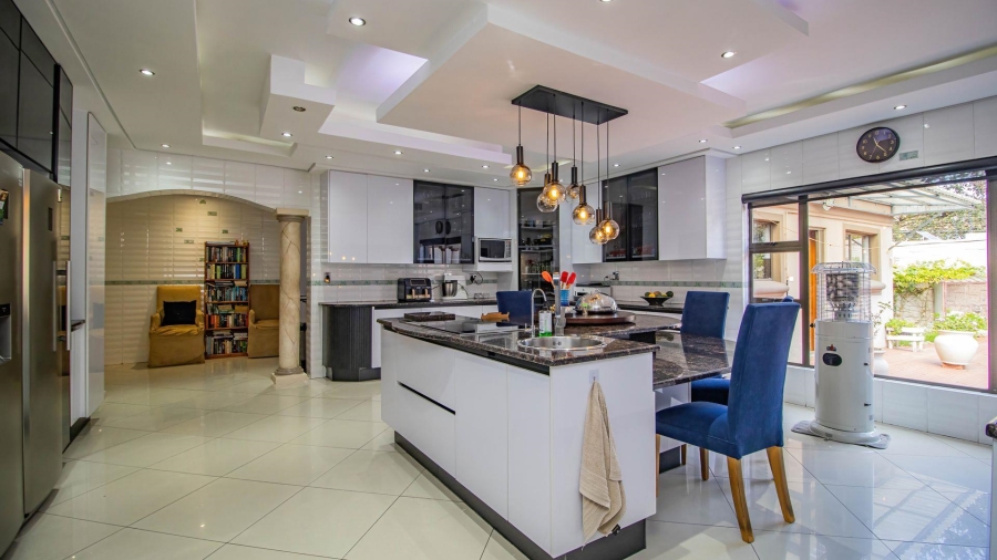 4 Bedroom Property for Sale in Lakefield Gauteng