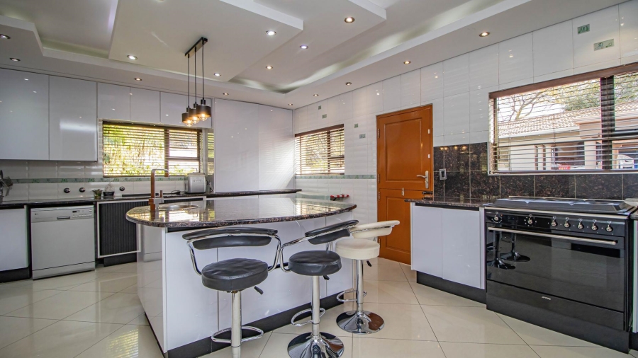 4 Bedroom Property for Sale in Lakefield Gauteng