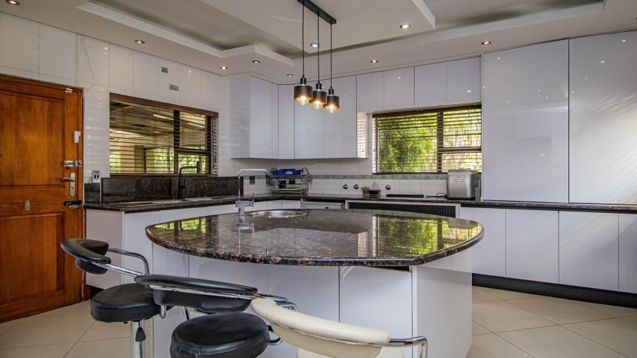 4 Bedroom Property for Sale in Lakefield Gauteng