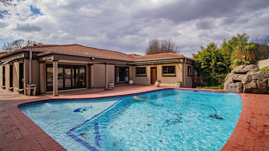 4 Bedroom Property for Sale in Lakefield Gauteng