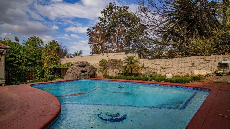 4 Bedroom Property for Sale in Lakefield Gauteng