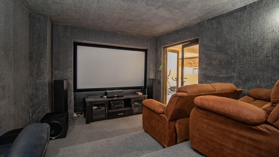 4 Bedroom Property for Sale in Lakefield Gauteng