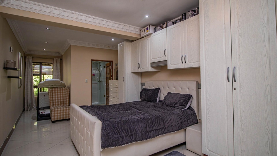 4 Bedroom Property for Sale in Lakefield Gauteng