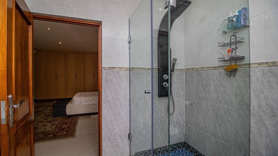 4 Bedroom Property for Sale in Lakefield Gauteng