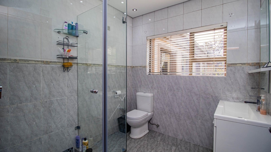 4 Bedroom Property for Sale in Lakefield Gauteng