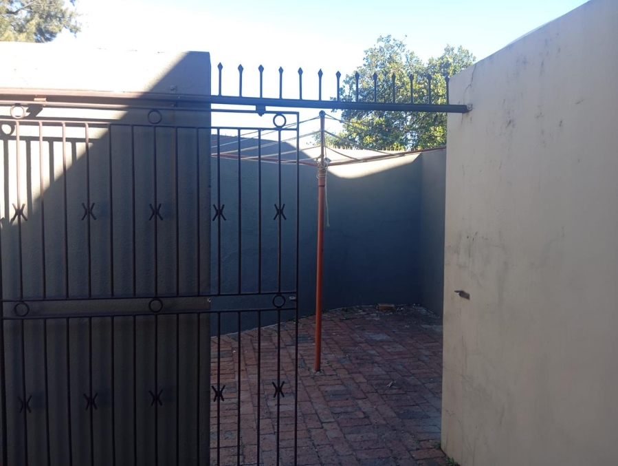 To Let 2 Bedroom Property for Rent in Brackenhurst Gauteng