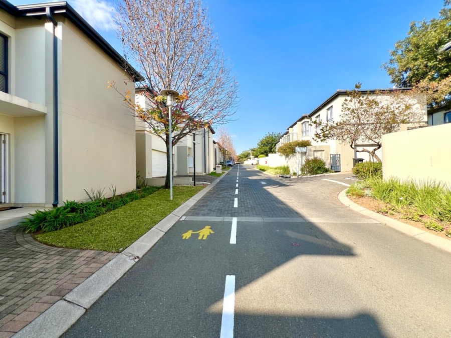 To Let 3 Bedroom Property for Rent in Wendywood Gauteng
