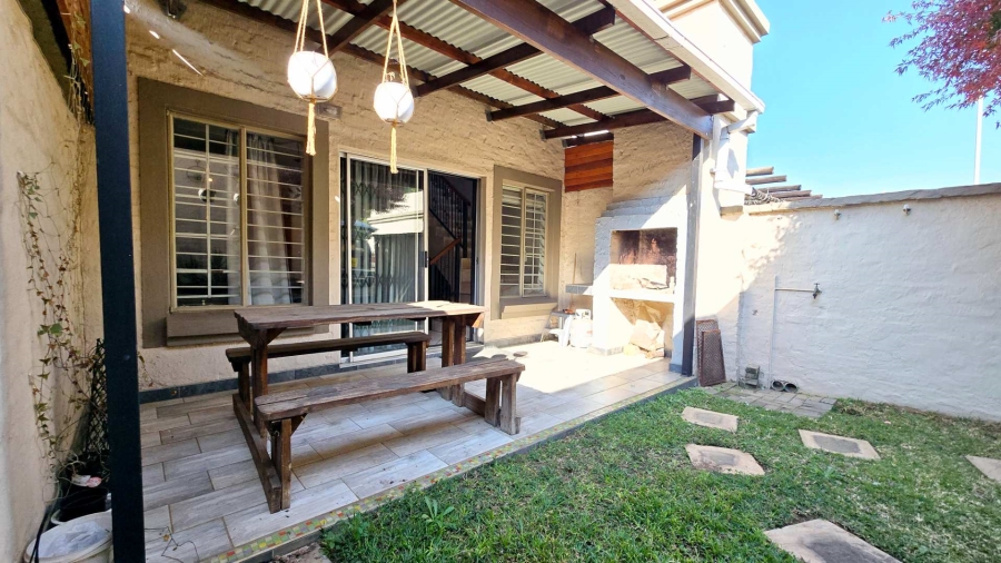 2 Bedroom Property for Sale in Pretorius Park Gauteng